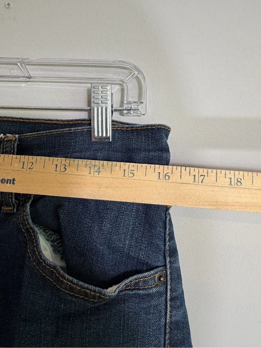 Levi’s signature dark was jeans 32x32